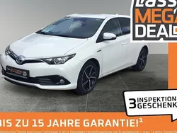 Weiß Gebraucht 2017 Toyota Auris Touring Sports Kombi | 15.980 € (Fairer Preis)