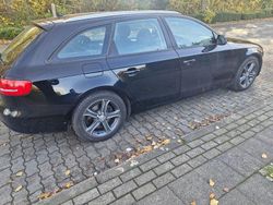 Schwarz Gebraucht 2015 Audi A4 Kombi | 6.450 €