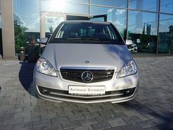 Silber Gebraucht 2011 Mercedes A160 Limousine | 10.890 € (Teuer)