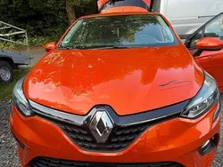 Orange Gebraucht 2020 Renault Clio V Limousine | 10.000 € (Fairer Preis)