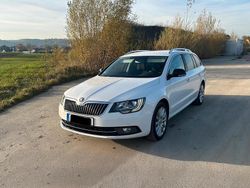 Weiß Gebraucht 2013 Skoda Superb Exclusive Kombi | 8.000 € (Etwas zu teuer)