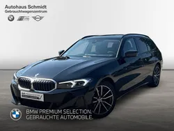 Saphirschwarz Gebraucht 2024 BMW 318 Sport Line Kombi | 35.490 € (Fairer Preis)