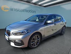 Grau Gebraucht 2023 BMW 120 Sport Line Kleinwagen | 28.199 € (Fairer Preis)