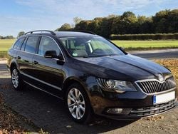 Schwarz Gebraucht 2014 Skoda Superb Exclusive Kombi | 8.900 € (Fairer Preis)