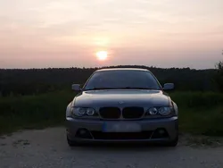 Silber Gebraucht 2004 BMW 318 Coupé | 6.000 €