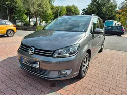 Grau Gebraucht 2010 VW Touran Van / Kleinbus | 7.199 € (Fairer Preis)