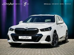 Mineralweiß metallic Gebraucht 2024 BMW 520 M Sport Kombi | 56.980 € (Guter Preis)