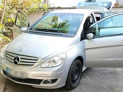Silber Gebraucht 2007 Mercedes B200 Van / Kleinbus | 2.300 € (Fairer Preis)