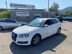 Weiß Gebraucht 2012 Audi A3 Sportback Attraction Limousine | 3.990 € (Superpreis)