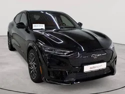 Iridiumschwarz Gebraucht 2022 Ford Mustang Mach-E GT SUV | 38.990 € (Guter Preis)