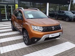 Orange atacama (metallic) Gebraucht 2020 Dacia Duster Celebration SUV | 16.990 € (Guter Preis)