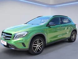 Grün Gebraucht 2017 Mercedes GLA200 Urban SUV | 19.490 € (Guter Preis)