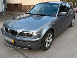 Grau Gebraucht 2003 BMW 318 Limousine | 2.499 € (Etwas zu teuer)