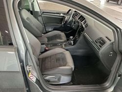 Grau Gebraucht 2018 VW Golf VII Highline Limousine | 14.600 € (Superpreis)