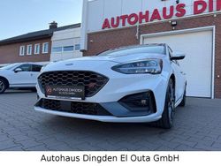 Weiß Gebraucht 2021 Ford Focus Performance Edition Limousine | 25.950 € (Superpreis)