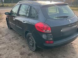 Schwarz Gebraucht 2009 Renault Clio GrandTour Kombi | 500 € (Superpreis)
