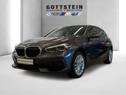 Mineralgrau Gebraucht 2021 BMW 118 Advantage Kleinwagen | 20.940 € (Etwas zu teuer)