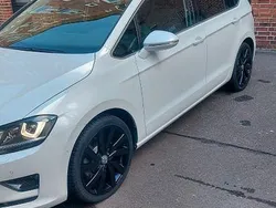 Weiß Gebraucht 2015 VW Golf Sportsvan Highline Van / Kleinbus | 17.000 € (Fairer Preis)