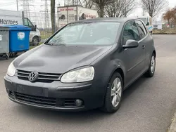Schwarz Gebraucht 2005 VW Golf V Kleinwagen | 800 € (Superpreis)