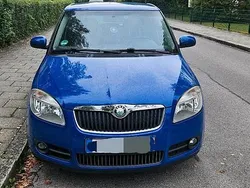 Blau Gebraucht 2009 Skoda Fabia Kleinwagen | 2.000 € (Guter Preis)