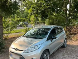 Grau Gebraucht 2010 Ford Fiesta Kleinwagen | 3.000 € (Etwas zu teuer)