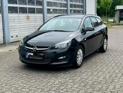 Schwarz Gebraucht 2015 Opel Astra Kombi | 7.450 € (Fairer Preis)