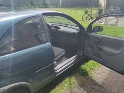 Grün Gebraucht 2001 Opel Corsa Kleinwagen | 250 € (Guter Preis)