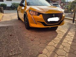 Gelb Gebraucht 2021 Peugeot e-208 GT Kleinwagen | 17.449 € (Fairer Preis)