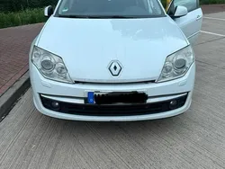 Weiß Gebraucht 2008 Renault Laguna III Kombi | 1.400 € (Fairer Preis)