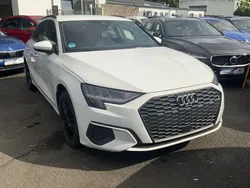 Weiß Gebraucht 2024 Audi A3 Sport Limousine | 26.900 € (Guter Preis)