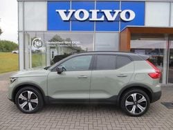 Grün Gebraucht 2022 Volvo XC40 Core SUV | 30.880 € (Guter Preis)