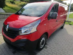 Rubin rot Gebraucht 2019 Renault Trafic Komfort Van | 12.500 € (Fairer Preis)