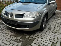 Gold Gebraucht 2006 Renault Mégane II Limousine | 1.500 €