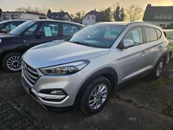 Platinum silver / mic Gebraucht 2015 Hyundai Tucson Intro Edition SUV | 9.990 € (Guter Preis)