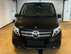 Schwarz Gebraucht 2020 Mercedes V220 Avantgarde Van / Kleinbus | 47.000 € (Fairer Preis)