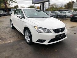 Weiß Gebraucht 2015 Seat Leon Reference Limousine | 8.790 € (Guter Preis)