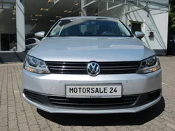 Silber Gebraucht 2013 VW Jetta Comfortline Limousine | 7.990 € (Guter Preis)