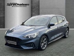Blau Gebraucht 2020 Ford Focus ST-Line Limousine | 15.290 € (Fairer Preis)