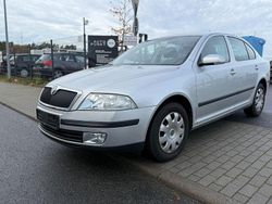 Silber Gebraucht 2007 Skoda Octavia Ambiente Limousine | 5.400 € (Teuer)