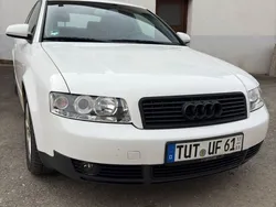 Weiß Gebraucht 2001 Audi A4 Limousine | 2.400 € (Guter Preis)