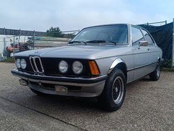 Grau Gebraucht 1976 BMW 318 Coupé | 9.000 €