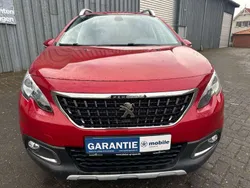 Rot Gebraucht 2016 Peugeot 2008 Allure SUV | 10.299 € (Fairer Preis)