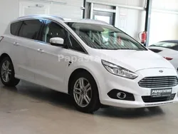 Weiß Gebraucht 2019 Ford S-MAX Titanium Van / Kleinbus | 12.990 € (Superpreis)
