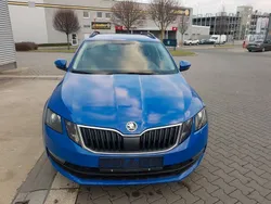 Blau Gebraucht 2018 Skoda Octavia Ambition Limousine | 8.900 € (Guter Preis)