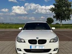 Weiß Gebraucht 2009 BMW 525 M Sport Limousine | 17.000 €