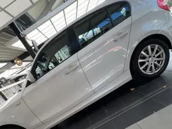 Weiß Gebraucht 2011 BMW 116 Kleinwagen | 5.800 € (Etwas zu teuer)