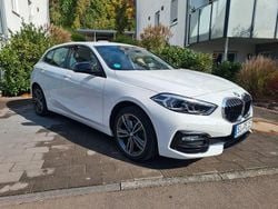 Weiß Gebraucht 2020 BMW 118 Sport Line Kleinwagen | 19.200 € (Fairer Preis)