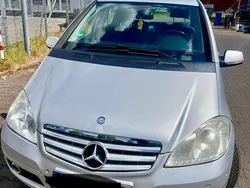 Silber Gebraucht 2009 Mercedes A180 Avantgarde Limousine | 2.100 € (Guter Preis)