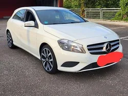 Weiß Gebraucht 2013 Mercedes A200 Urban Limousine | 8.499 € (Fairer Preis)