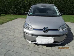 Grau Gebraucht 2022 VW e-up! Kleinwagen | 17.500 € (Etwas zu teuer)